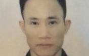 Ráo riết truy tìm đối tượng nghi mang 'hàng nóng', cố thủ gần ngân hàng Ráo riết truy tìm đối tượng nghi mang 'hàng nóng', cố thủ gần ngân hàng