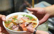 Khiển trách Chủ tịch xã mang phở cho phụ nữ vắng chồng Khiển trách Chủ tịch xã mang phở cho phụ nữ vắng chồng