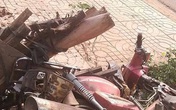 Nữ tài xế xe máy tử nạn khi bị xe 16 chỗ hất văng Nữ tài xế xe máy tử nạn khi bị xe 16 chỗ hất văng