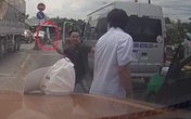 Cãi vã trên đường, tài xế xe khách cầm dao chém liên tiếp lái xe taxi Cãi vã trên đường, tài xế xe khách cầm dao chém liên tiếp lái xe taxi