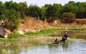 Về giỗ bố, quặn lòng khi thấy mẹ chết dưới hồ nước Về giỗ bố, quặn lòng khi thấy mẹ chết dưới hồ nước