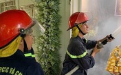 Nhà bốc cháy khi đang tổ chức tang lễ Nhà bốc cháy khi đang tổ chức tang lễ
