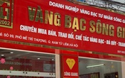 Kẻ cướp ở tiệm vàng đâm trọng thương một người truy đuổi Kẻ cướp ở tiệm vàng đâm trọng thương một người truy đuổi