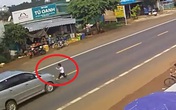 Bé trai sống sót kỳ diệu sau khi bị xe ô tô hất tung lên nắp ca pô Bé trai sống sót kỳ diệu sau khi bị xe ô tô hất tung lên nắp ca pô