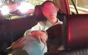 Cặp đôi thản nhiên thể hiện màn yêu đương “nóng mắt” trên taxi khiến MXH dậy sóng, thân thế của cả 2 được “khui ra” đầy bất ngờ và cái kết “đắng chát” Cặp đôi thản nhiên thể hiện màn yêu đương “nóng mắt” trên taxi khiến MXH dậy sóng, thân thế của cả 2 được “khui ra” đầy bất ngờ và cái kết “đắng chát”