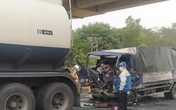 Xe tải tông đuôi xe bồn trên cao tốc, tài xế tử vong trong cabin Xe tải tông đuôi xe bồn trên cao tốc, tài xế tử vong trong cabin