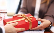 Trường học không được biếu quà Tết cấp trên dưới mọi hình thức Trường học không được biếu quà Tết cấp trên dưới mọi hình thức