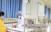 Trẻ ngừng thở phải cấp cứu do cha mẹ 'bơm' nước muối sinh lý rửa mũi Trẻ ngừng thở phải cấp cứu do cha mẹ 'bơm' nước muối sinh lý rửa mũi