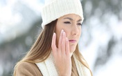 Nhiều người khốn khổ vì mẩn ngứa, dị ứng ngày đông giá lạnh và cách chữa dễ làm Nhiều người khốn khổ vì mẩn ngứa, dị ứng ngày đông giá lạnh và cách chữa dễ làm
