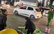 Vụ 2 người đi bộ bị đâm tử vong ở Hà Nội: Tạm giữ thanh niên lái xe máy Vụ 2 người đi bộ bị đâm tử vong ở Hà Nội: Tạm giữ thanh niên lái xe máy