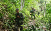 Cán bộ biên phòng luồn rừng, băng suối chống dịch ngày cuối năm Cán bộ biên phòng luồn rừng, băng suối chống dịch ngày cuối năm