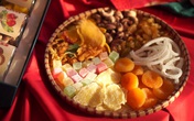 Vì sao cứ Tết đến là người Hà Nội lại có khay mứt mời khách đến chơi? Vì sao cứ Tết đến là người Hà Nội lại có khay mứt mời khách đến chơi?