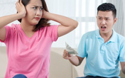Chỉ vì lo quà Tết biếu sếp, chồng chửi vợ là đồ hèn Chỉ vì lo quà Tết biếu sếp, chồng chửi vợ là đồ hèn