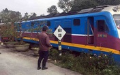 Người phụ nữ mắc kẹt dưới gầm tàu Người phụ nữ mắc kẹt dưới gầm tàu