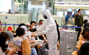 Hà Nội khẩn trương lấy mẫu xét nghiệm tất cả các trường hợp còn sót ở sân bay Nội Bài, trong ngày 30 Tết Hà Nội khẩn trương lấy mẫu xét nghiệm tất cả các trường hợp còn sót ở sân bay Nội Bài, trong ngày 30 Tết