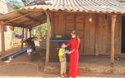 Ấm áp món quà “mừng tuổi” đầu năm mới của thầy cô trường vùng cao Quảng Trị cho học sinh Ấm áp món quà “mừng tuổi” đầu năm mới của thầy cô trường vùng cao Quảng Trị cho học sinh