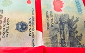 Cô gái sốc vì bạn trai hào phóng lì xì như đại gia khi về quê Cô gái sốc vì bạn trai hào phóng lì xì như đại gia khi về quê