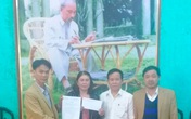 Trả lại 10 triệu nhặt được, chị quét rác nhận món quà bất ngờ Trả lại 10 triệu nhặt được, chị quét rác nhận món quà bất ngờ
