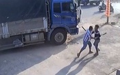 Bàng hoàng cảnh 2 tài xế đuổi chém nhau trên quốc lộ Bàng hoàng cảnh 2 tài xế đuổi chém nhau trên quốc lộ