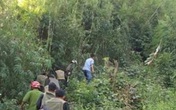 Truy bắt nghi phạm đâm 4 người trong đó có em bé 8 tháng tuổi rồi trốn vào rừng Truy bắt nghi phạm đâm 4 người trong đó có em bé 8 tháng tuổi rồi trốn vào rừng