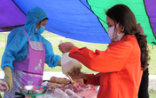 Hải Phòng: Người dân trong khu giãn cách đã mua được hàng thiết yếu giá thị trường Hải Phòng: Người dân trong khu giãn cách đã mua được hàng thiết yếu giá thị trường