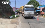 Va chạm với xe đầu kéo trên quốc lộ 6, người điều khiển xe mô tô tử vong tại chỗ Va chạm với xe đầu kéo trên quốc lộ 6, người điều khiển xe mô tô tử vong tại chỗ