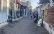 Người đàn ông bị chém gần đứt lìa cẳng tay trước cửa nhà ở Người đàn ông bị chém gần đứt lìa cẳng tay trước cửa nhà ở