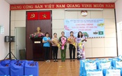 King Coffee trao quà cho phụ nữ khó khăn tại quận Thủ Đức King Coffee trao quà cho phụ nữ khó khăn tại quận Thủ Đức