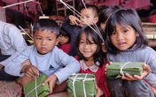 Mất nhà do sạt lở, dân bản ở Quảng Bình đón Tết trong lán tạm Mất nhà do sạt lở, dân bản ở Quảng Bình đón Tết trong lán tạm