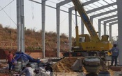 Cần cẩu đứt cáp làm 3 người thương vong Cần cẩu đứt cáp làm 3 người thương vong