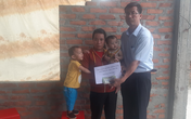 Trao tiền bạn đọc hỗ trợ hoàn cảnh khó khăn ở Hà Tĩnh Trao tiền bạn đọc hỗ trợ hoàn cảnh khó khăn ở Hà Tĩnh