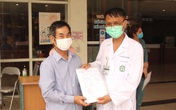 Bệnh nhân COVID-19 nặng nhất ở Hải Dương ra viện: "Các bác sĩ đã cứu tôi từ cõi chết trở về..." Bệnh nhân COVID-19 nặng nhất ở Hải Dương ra viện: "Các bác sĩ đã cứu tôi từ cõi chết trở về..."