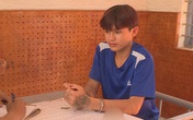 Gã thanh niên dí dao cướp xe ôm giữa ban ngày Gã thanh niên dí dao cướp xe ôm giữa ban ngày