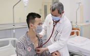 Nam thanh niên bị mảnh kim khí cắm vào ngực, bác sĩ lấy ra 1,5 lít máu Nam thanh niên bị mảnh kim khí cắm vào ngực, bác sĩ lấy ra 1,5 lít máu