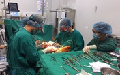Nam thanh niên bị bê tông đè nát cẳng chân Nam thanh niên bị bê tông đè nát cẳng chân