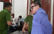 Lao ô tô vào cha mẹ đối thủ để trả thù Lao ô tô vào cha mẹ đối thủ để trả thù