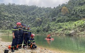 Công an dùng camera thợ lặn để tìm kiếm nạn nhân mất tích ở Rào Trăng 3 Công an dùng camera thợ lặn để tìm kiếm nạn nhân mất tích ở Rào Trăng 3