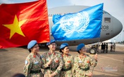 Khoảnh khắc chiến sĩ 'mũ nồi xanh' lên đường đến Nam Sudan Khoảnh khắc chiến sĩ 'mũ nồi xanh' lên đường đến Nam Sudan