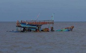 Tàu cá Quảng Bình chìm trên biển do va chạm với tàu chở hàng Tàu cá Quảng Bình chìm trên biển do va chạm với tàu chở hàng
