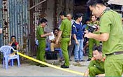 Nhóm côn đồ tìm đến nhà đánh chết người đàn ông 63 tuổi sau cuộc nhậu Nhóm côn đồ tìm đến nhà đánh chết người đàn ông 63 tuổi sau cuộc nhậu