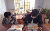 Mật phục tóm gọn 20 người dán quảng cáo "bẩn", tín dụng đen Mật phục tóm gọn 20 người dán quảng cáo "bẩn", tín dụng đen