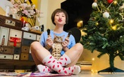 Uyên Linh khoe nhà tối giản toàn tranh với mèo bình yên vô cùng Uyên Linh khoe nhà tối giản toàn tranh với mèo bình yên vô cùng