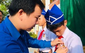 Trao tặng Huy hiệu “Tuổi trẻ dũng cảm” cho học sinh Quảng Trị cứu người đuối nước Trao tặng Huy hiệu “Tuổi trẻ dũng cảm” cho học sinh Quảng Trị cứu người đuối nước