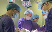 Người phụ nữ nằm suốt 30 năm bỗng đi lại bình thường sau ca phẫu thuật Người phụ nữ nằm suốt 30 năm bỗng đi lại bình thường sau ca phẫu thuật