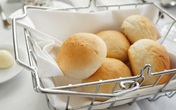 Vì sao nhiều nhà hàng thường tặng bánh mì miễn phí cho khách, biết đáp án sẽ khiến bạn ngã ngửa Vì sao nhiều nhà hàng thường tặng bánh mì miễn phí cho khách, biết đáp án sẽ khiến bạn ngã ngửa