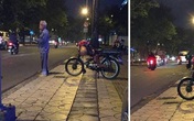 "Cô ơi, cô đi giùm tôi" - hình ảnh cụ ông chạy xe ôm trước cổng trường ĐH khiến nhiều người cay mắt "Cô ơi, cô đi giùm tôi" - hình ảnh cụ ông chạy xe ôm trước cổng trường ĐH khiến nhiều người cay mắt