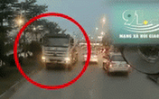Xe bồn đi ngược chiều giờ cao điểm, tài xế còn ngang nhiên thách thức "Ngược chiều thì làm sao?" Xe bồn đi ngược chiều giờ cao điểm, tài xế còn ngang nhiên thách thức "Ngược chiều thì làm sao?"