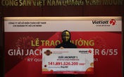Người trúng vé số Vietlott 141,8 tỉ đồng là nhân viên văn phòng ở TP.HCM Người trúng vé số Vietlott 141,8 tỉ đồng là nhân viên văn phòng ở TP.HCM
