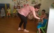 Trẻ làm quen với tiếng Anh từ 3 tuổi trong trường mầm non có phù hợp? Trẻ làm quen với tiếng Anh từ 3 tuổi trong trường mầm non có phù hợp?