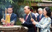 Chủ tịch nước dâng hương tưởng nhớ Vua Hùng Chủ tịch nước dâng hương tưởng nhớ Vua Hùng